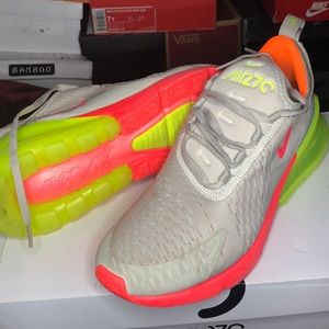 Spring Nike 270
